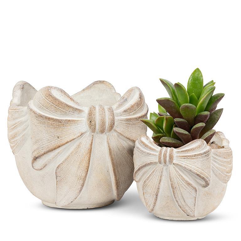 Large Bow Edged Planter