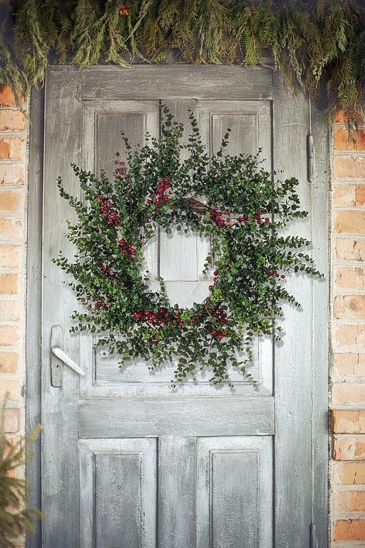 Eucalyptus Wreath with Berries | Large