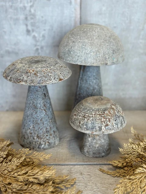 Antique Iron Mushroom | Medium