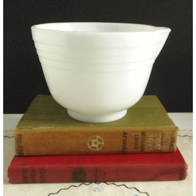 Pyrex White Milk Glass 1 Quart Mixing Bowl