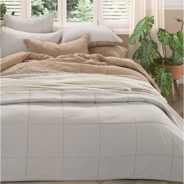 Tagliatelle taupe reversible quilt | Queen