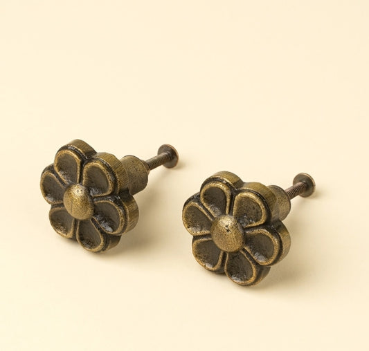 Daisy Iron Knobs | Gold